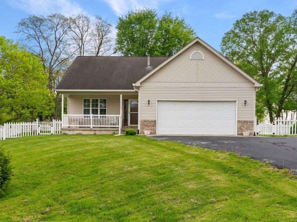 5989 W Hilltop Drive, Frankfort, IN 46041