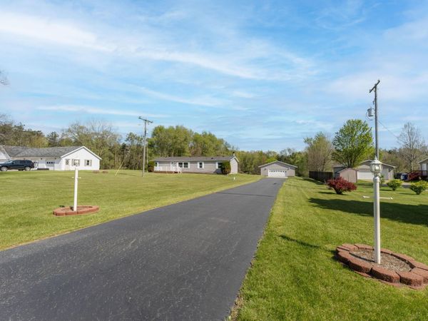 10175 E R Avenue E, Scotts, MI 49088