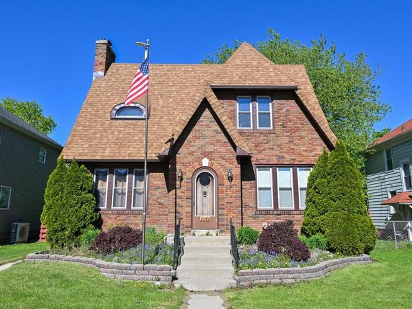 2040 Saint Clair STREET, Racine, WI 53402