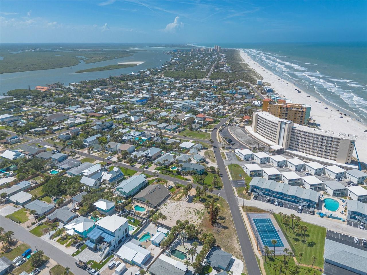 327 Due East Street, New Smyrna Beach, FL 32169 Photo