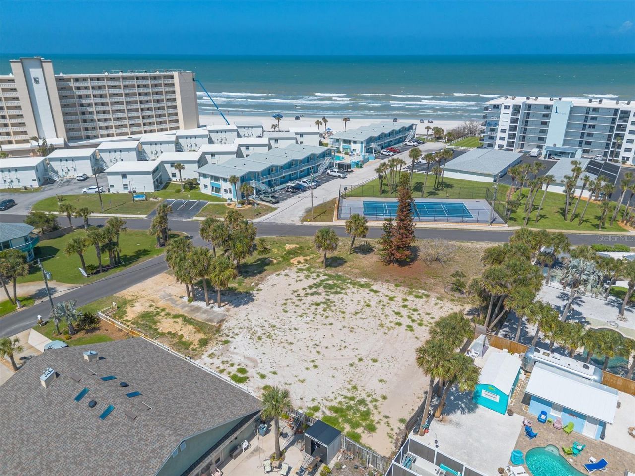 327 Due East Street, New Smyrna Beach, FL 32169 Photo