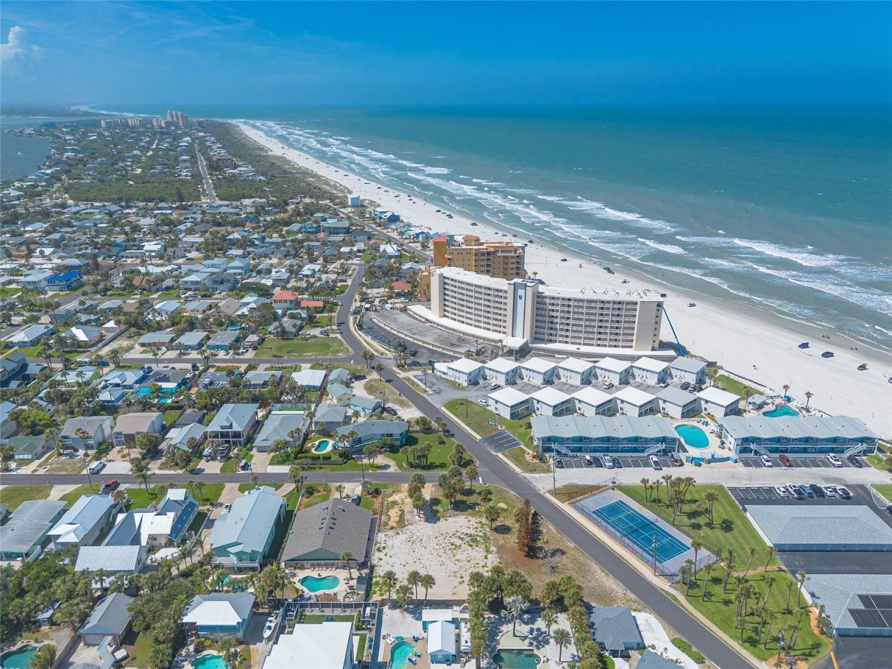 327 Due East Street, New Smyrna Beach, FL 32169 Photo