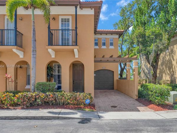 6893 Julia Gardens Dr , Coconut Creek, FL 33073