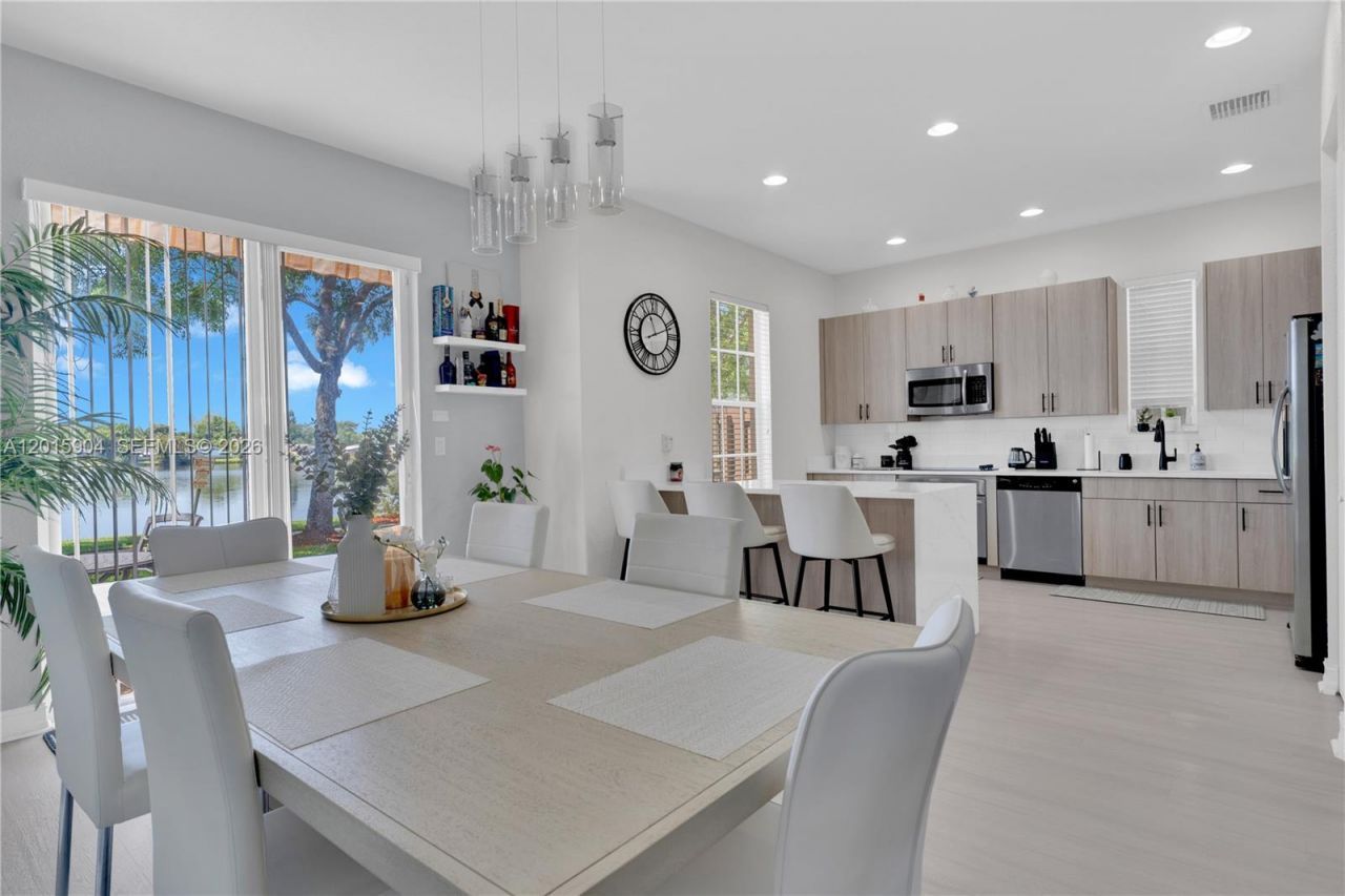 6893 Julia Gardens Dr , Coconut Creek, FL 33073 Photo