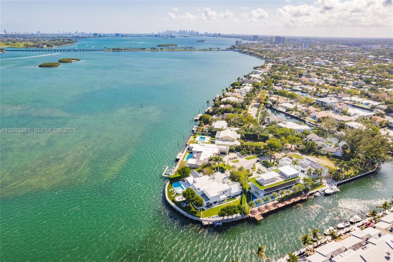 13390 Biscayne Bay Dr , North Miami, FL 33181 Photo