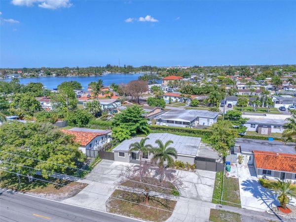 17911 NW 82nd Ave , Hialeah, FL 33015