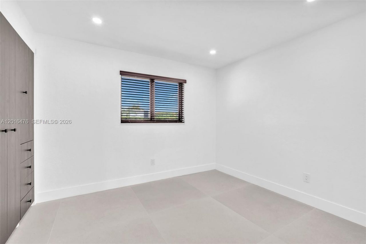 17911 NW 82nd Ave , Hialeah, FL 33015 Photo