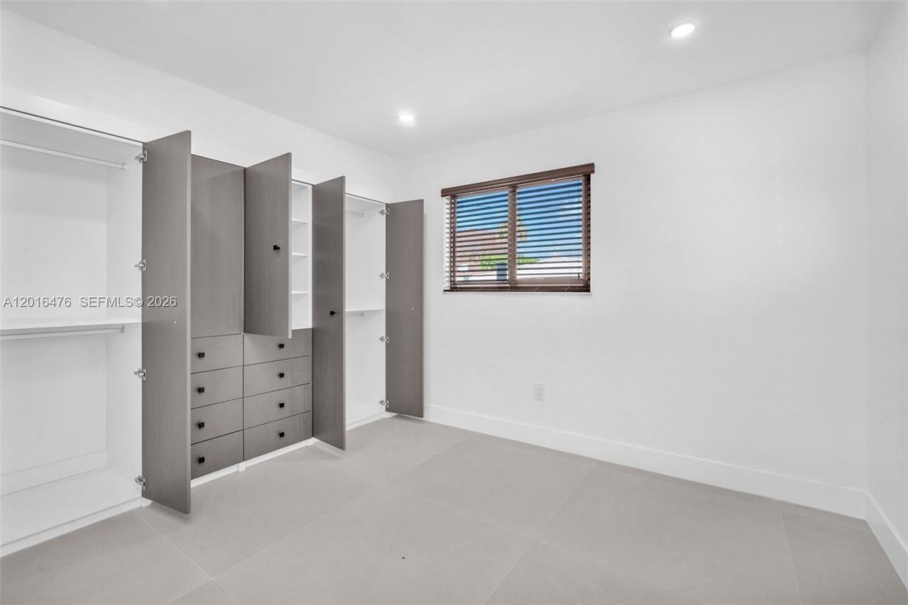 17911 NW 82nd Ave , Hialeah, FL 33015 Photo