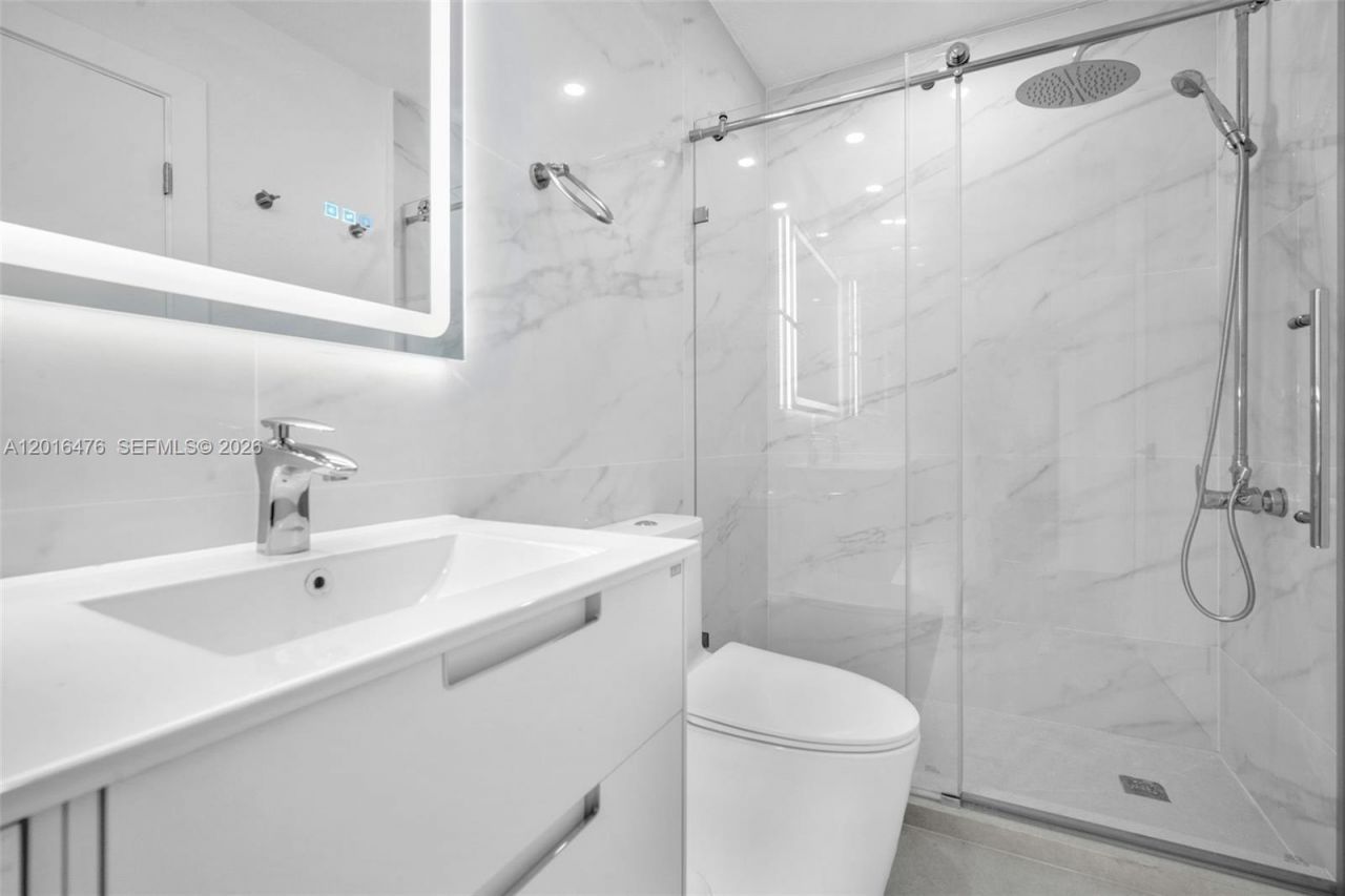 17911 NW 82nd Ave , Hialeah, FL 33015 Photo
