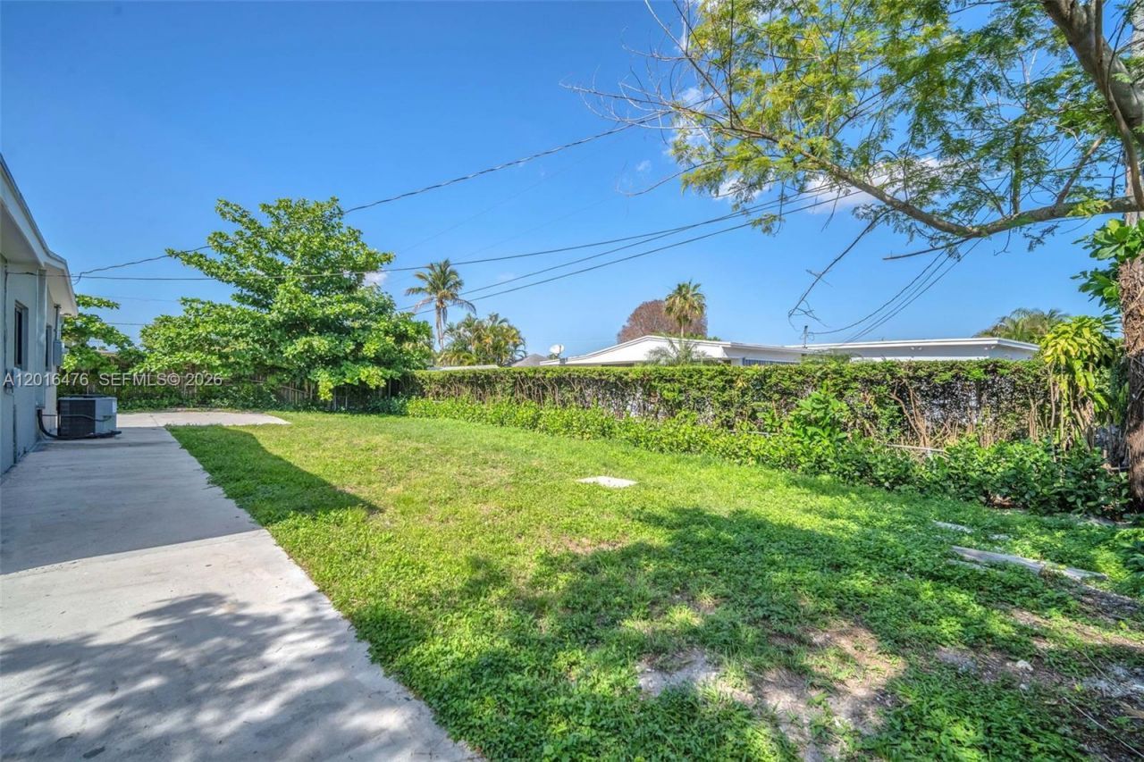 17911 NW 82nd Ave , Hialeah, FL 33015 Photo