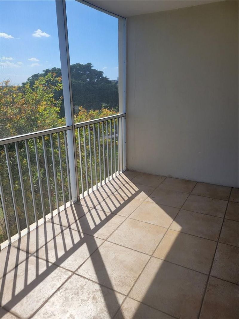 3050 N Palm Aire Drive, Unit 508, Pompano Beach, FL 33069 Photo