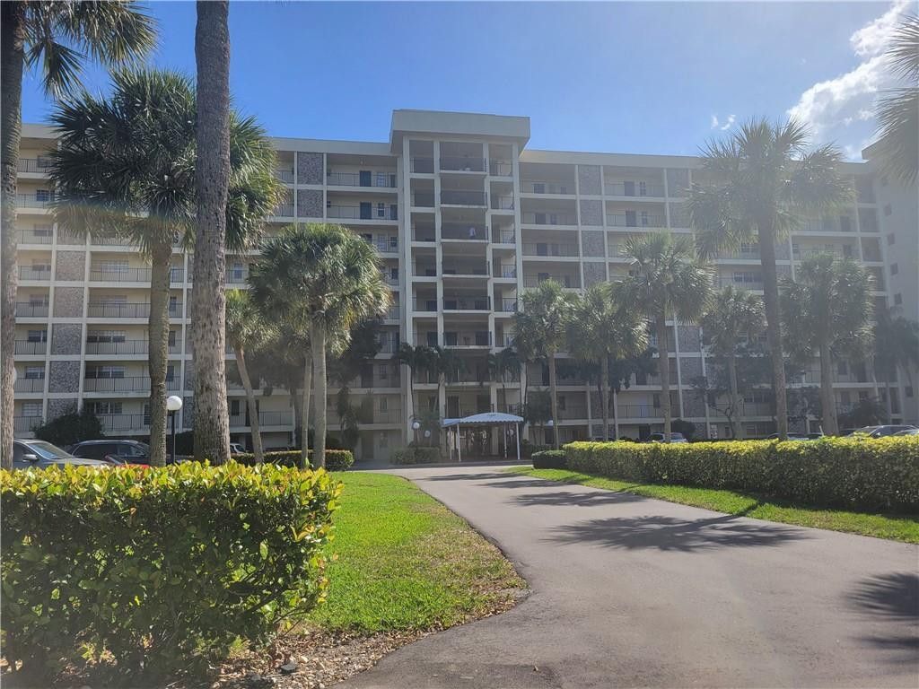 3050 N Palm Aire Drive, Unit 508, Pompano Beach, FL 33069 Photo