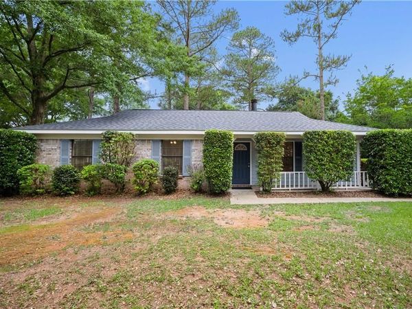 1350 Seven Hills Drive , Mobile, AL 36695