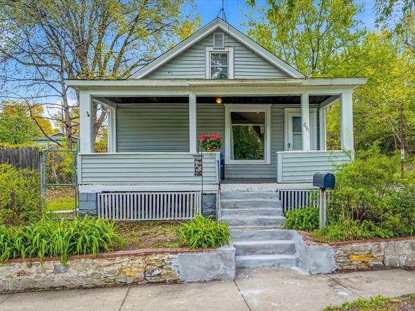 891 Benhill Road, Saint Paul, MN 55105