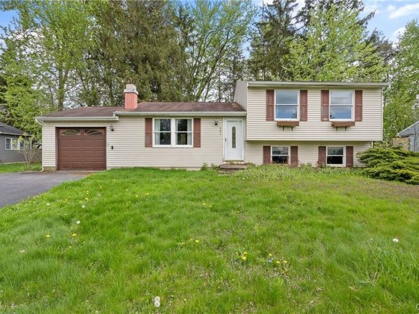 4254 Vine Meadow Road, Liverpool, NY 13090