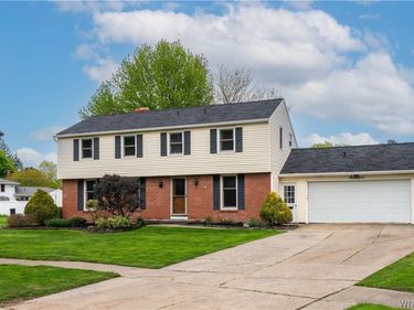 17 Fox Chapel Court, Buffalo, NY 14221