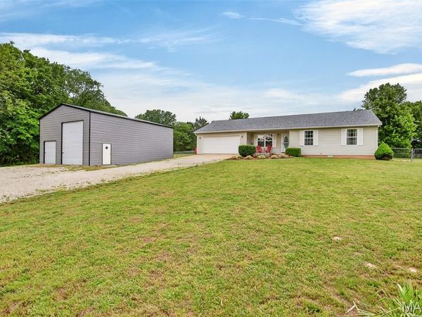 20755 Blackberry Lane , Crocker, MO 65452