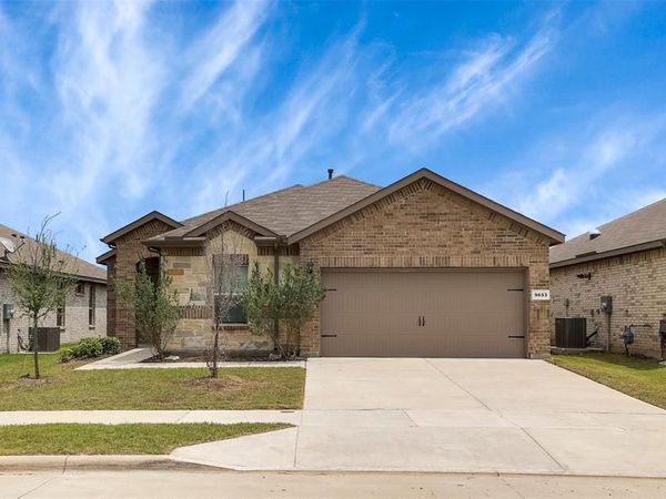 9653 Alderleaf Trail, Fort Worth, TX 76036