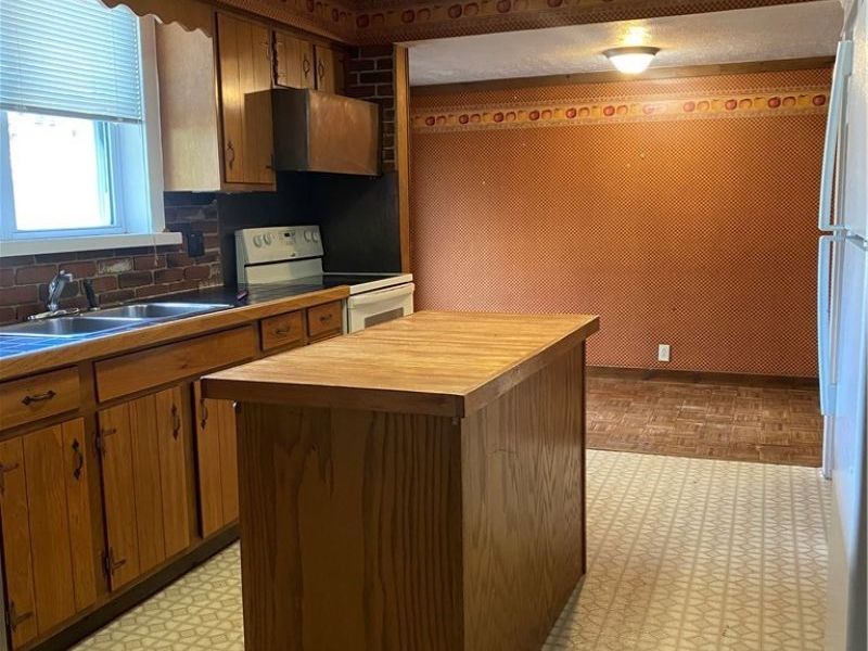 1023 Applegrove Street NW, North Canton, OH 44720 Photo 9