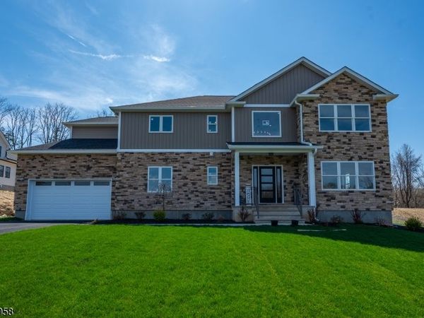 7 Emerald Dr, Hardyston, NJ 07419