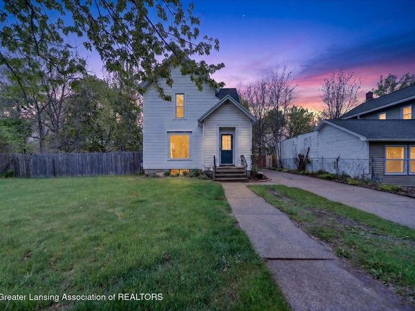 716 W Jefferson Street, Grand Ledge, MI 48837