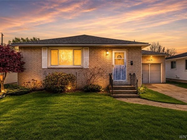 71 E Cherbourg Drive , Buffalo, NY 14227