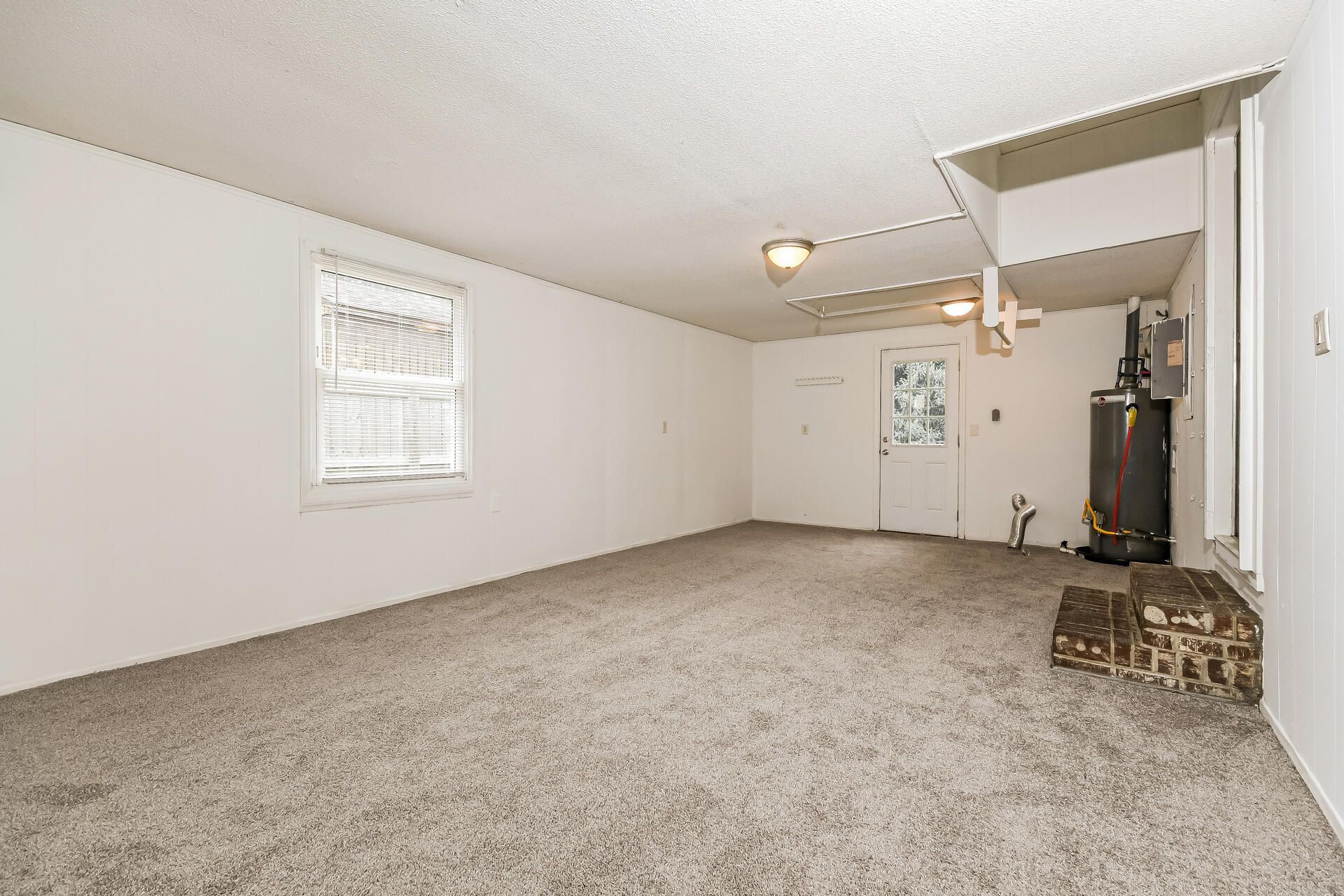 8397 Glenford Road Photo 4