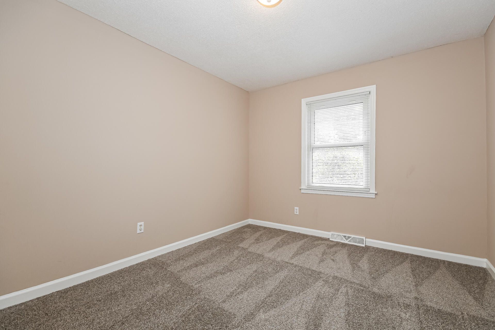 8397 Glenford Road Photo 9