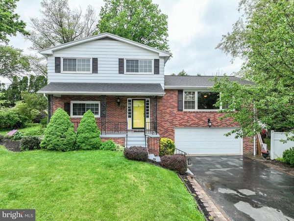 420 CORTLEIGH DRIVE, YORK, PA 17402