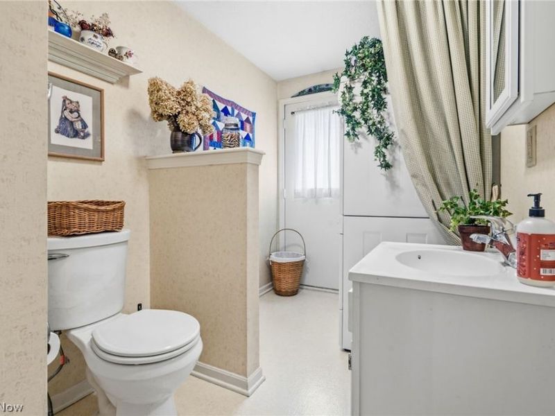 5080 Shamrock Avenue NW, North Canton, OH 44720 Photo 21