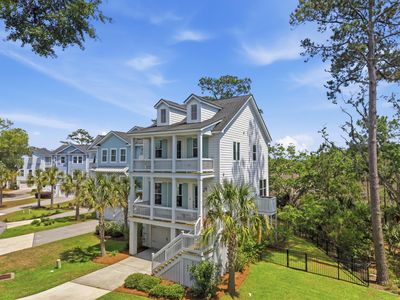 820 Forrest Drive, Charleston, SC 29492