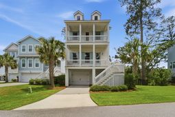 820 Forrest Drive photo 4