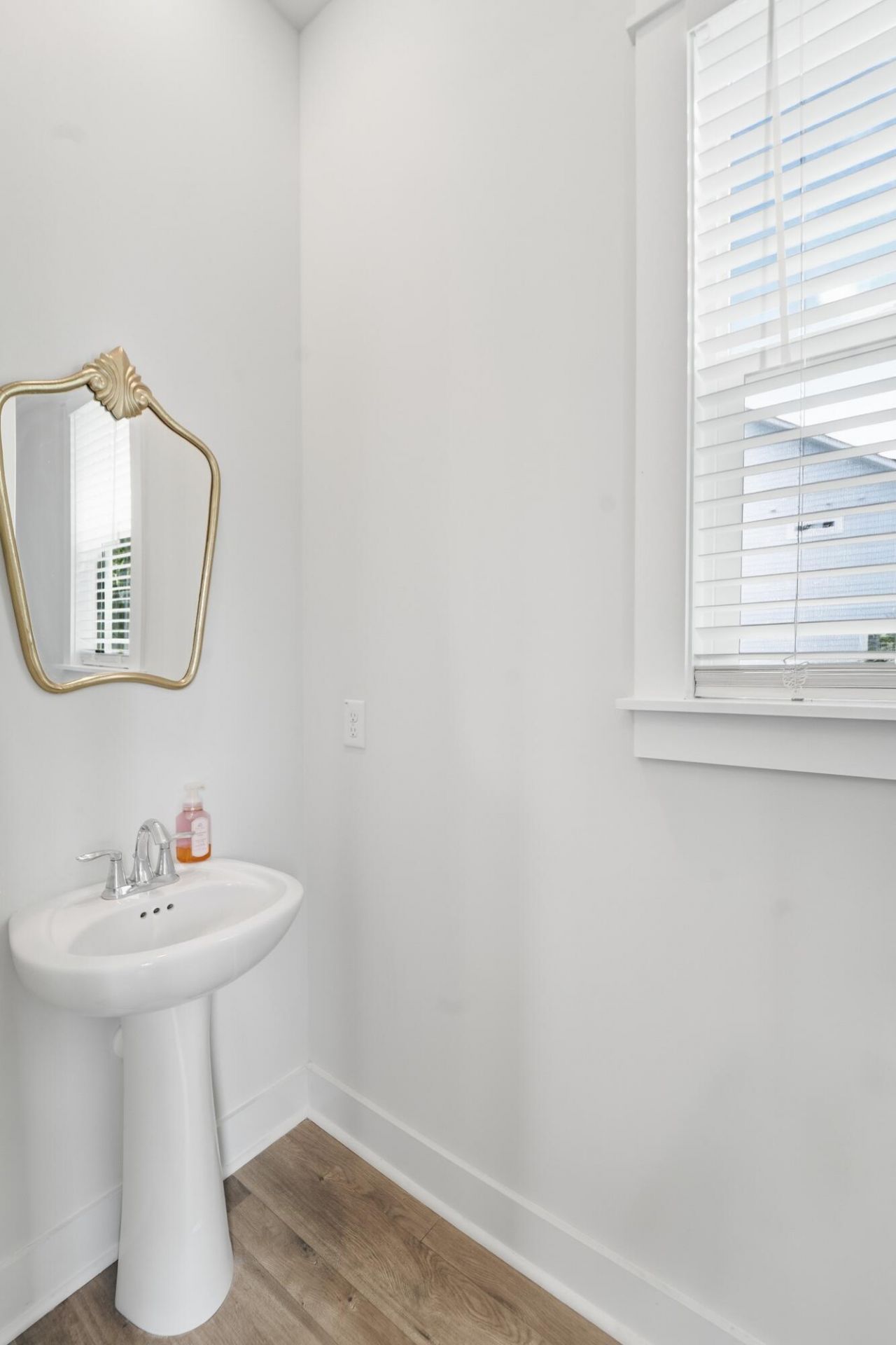 820 Forrest Drive Photo 32