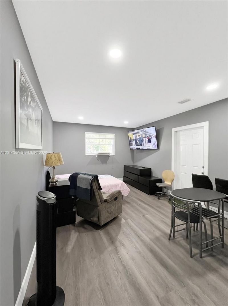 18901 NW 28th Pl, Miami Gardens, FL 33056 Photo