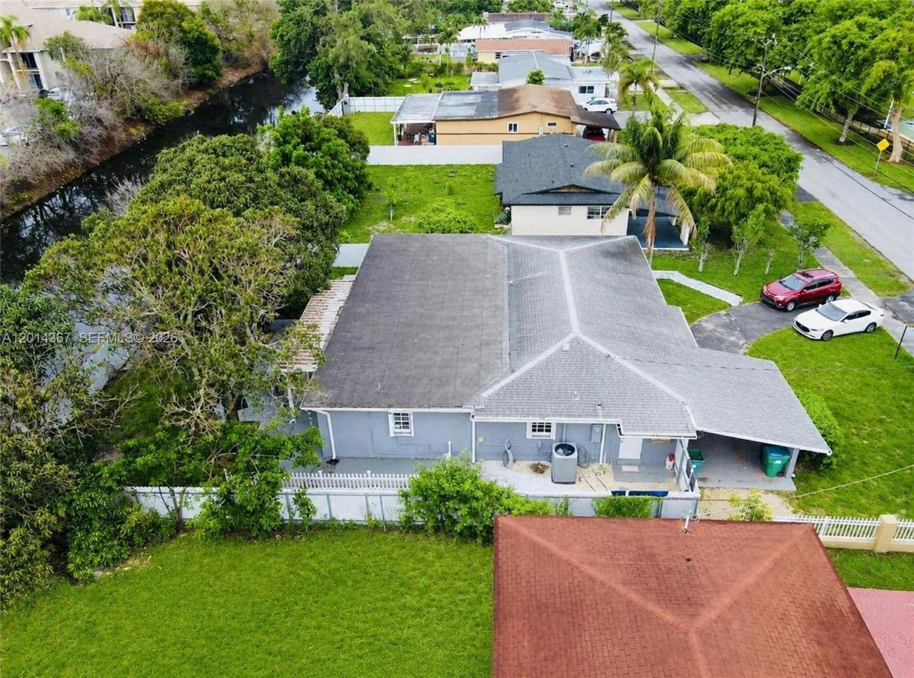 18901 NW 28th Pl, Miami Gardens, FL 33056 Photo