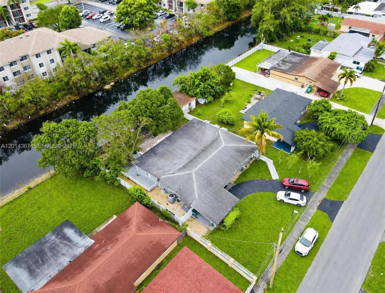 18901 NW 28th Pl, Miami Gardens, FL 33056 Photo