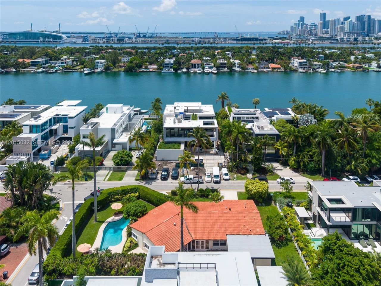 363 S Hibiscus Dr , Miami Beach, FL 33139 Photo