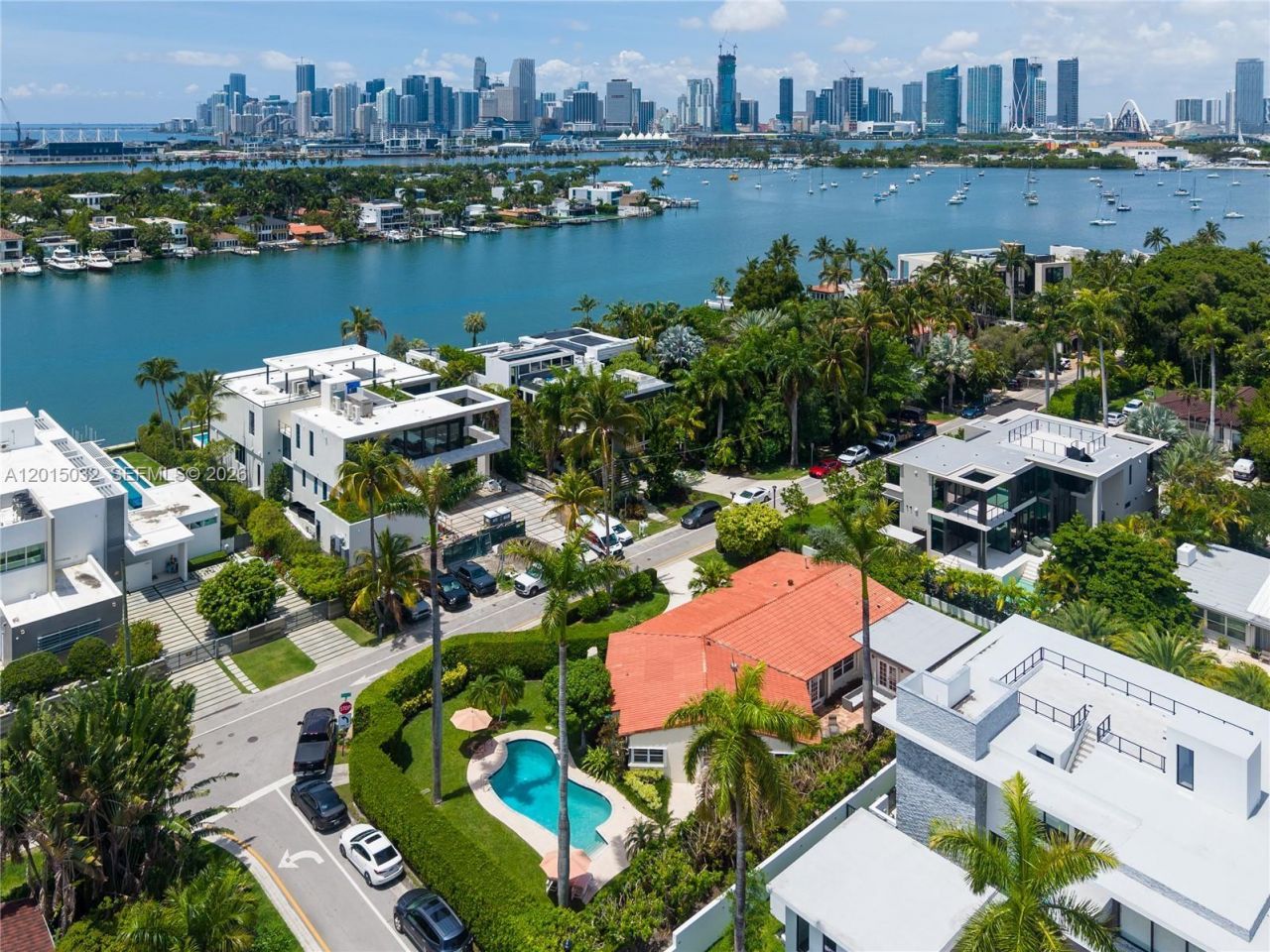 363 S Hibiscus Dr , Miami Beach, FL 33139 Photo