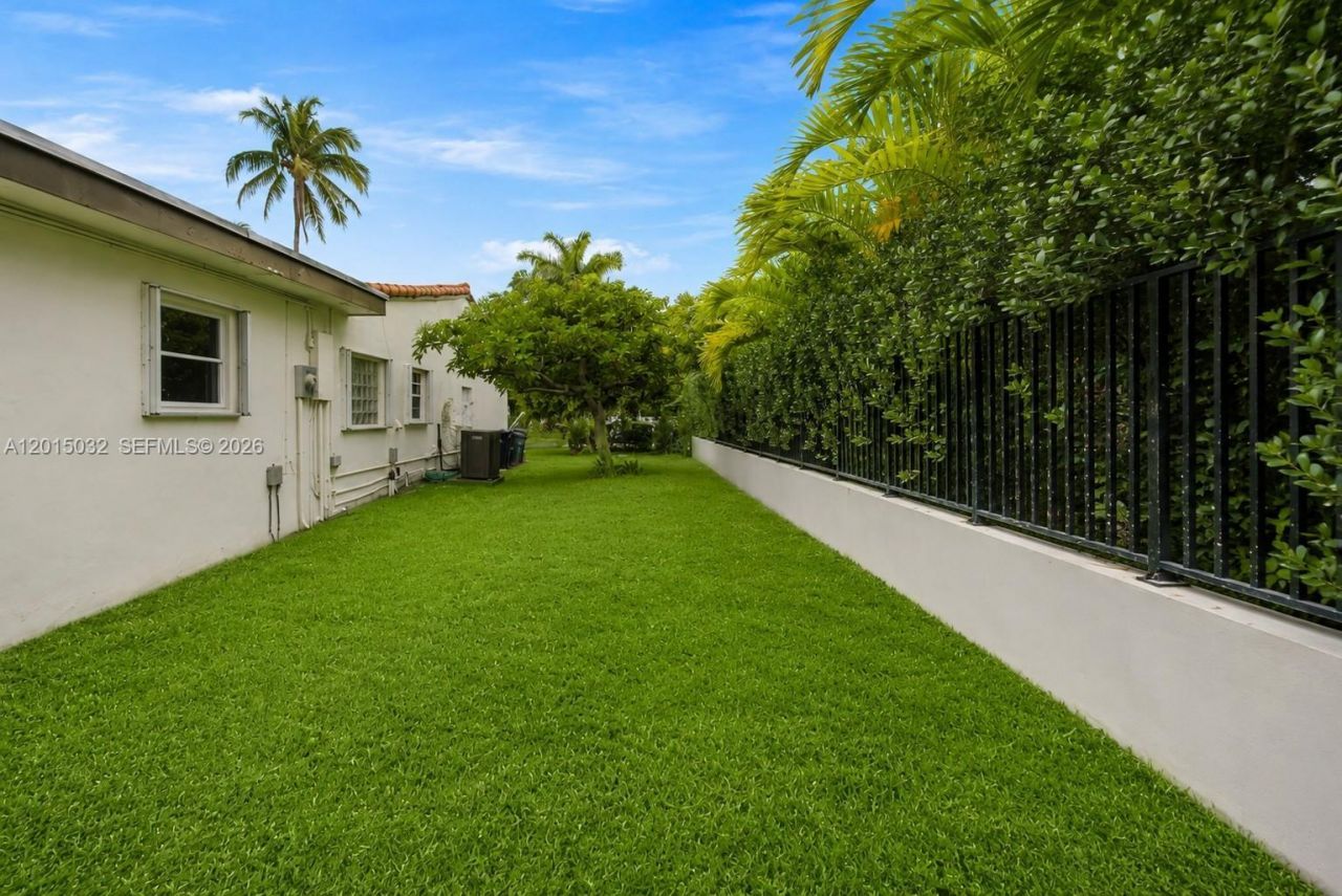 363 S Hibiscus Dr , Miami Beach, FL 33139 Photo