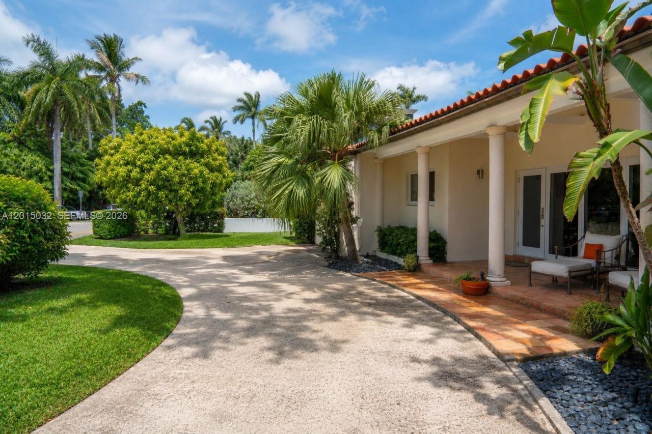 363 S Hibiscus Dr , Miami Beach, FL 33139 Photo