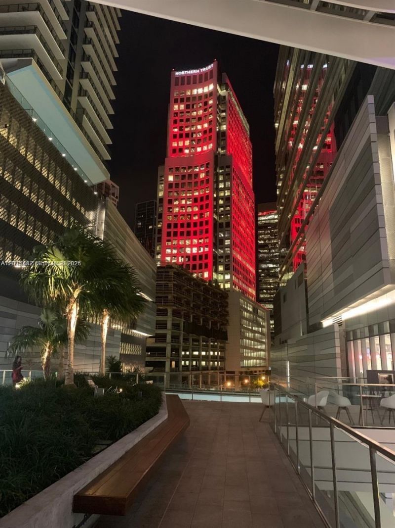45 SW 9th St , Unit 1007, Miami, FL 33130 Photo