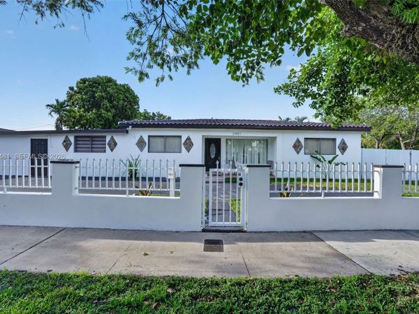 2451 NW 11th St, Miami, FL 33125