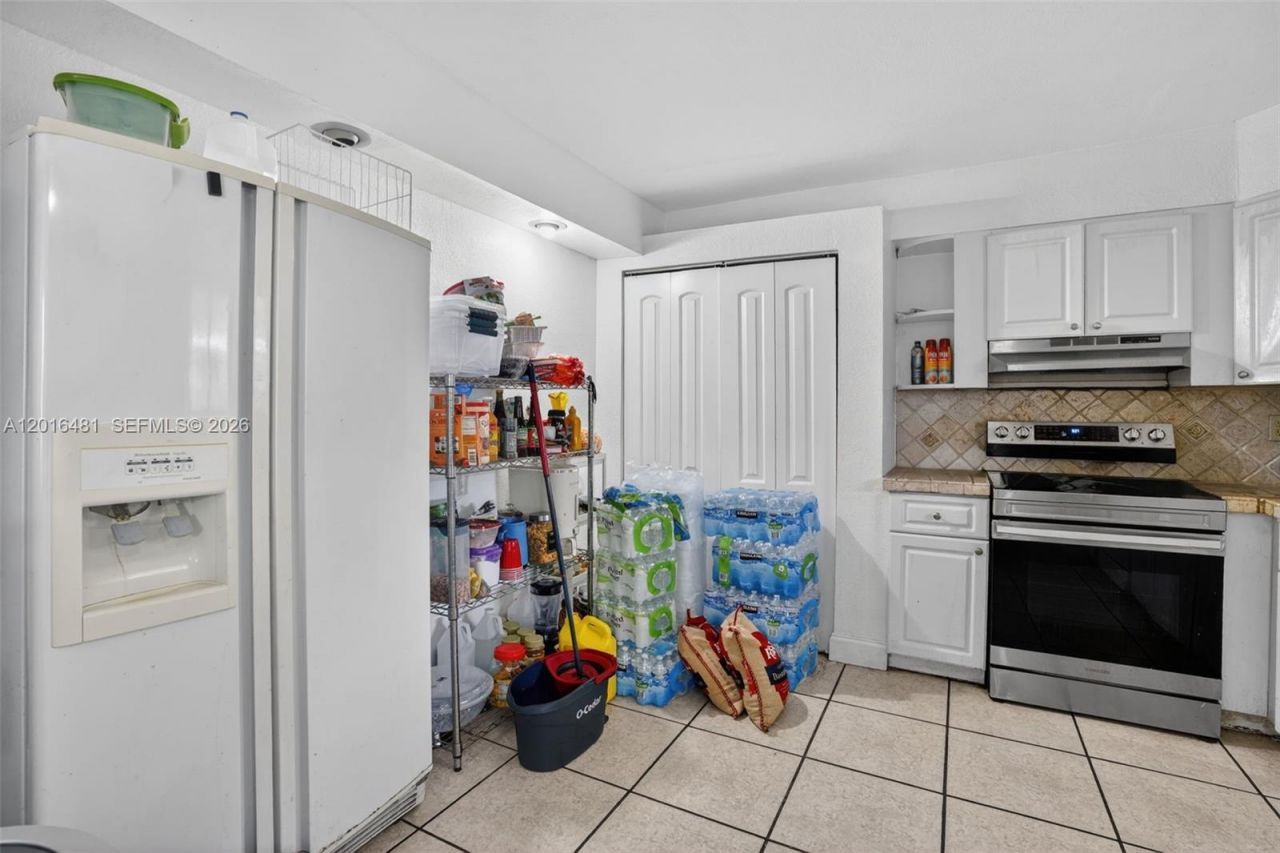 2451 NW 11th St, Miami, FL 33125 Photo