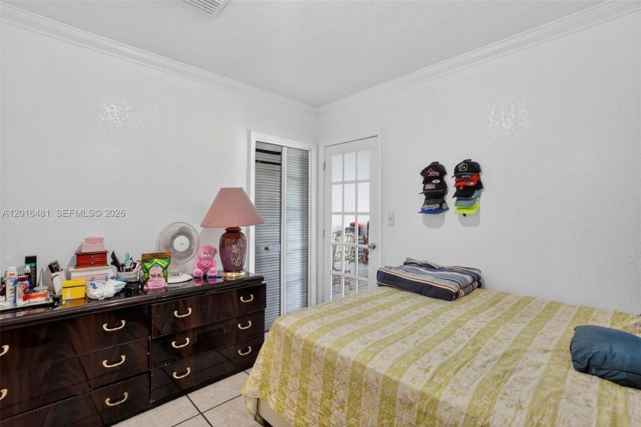 2451 NW 11th St, Miami, FL 33125 Photo