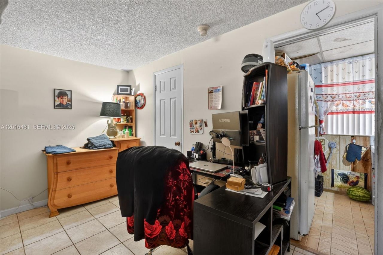 2451 NW 11th St, Miami, FL 33125 Photo