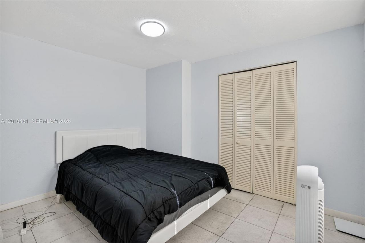 2451 NW 11th St, Miami, FL 33125 Photo