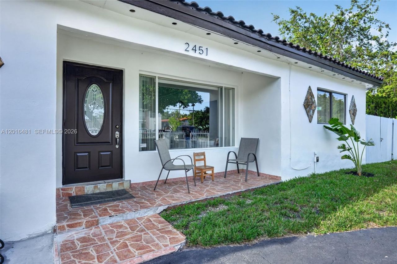 2451 NW 11th St, Miami, FL 33125 Photo