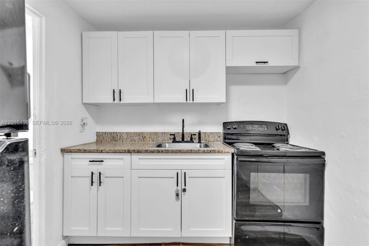 2140 NW 29th St, Oakland Park, FL 33311 Photo