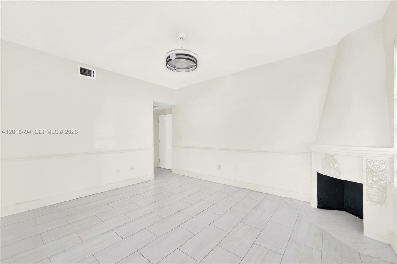 610 8th St , Unit 102, Miami Beach, FL 33139 Photo