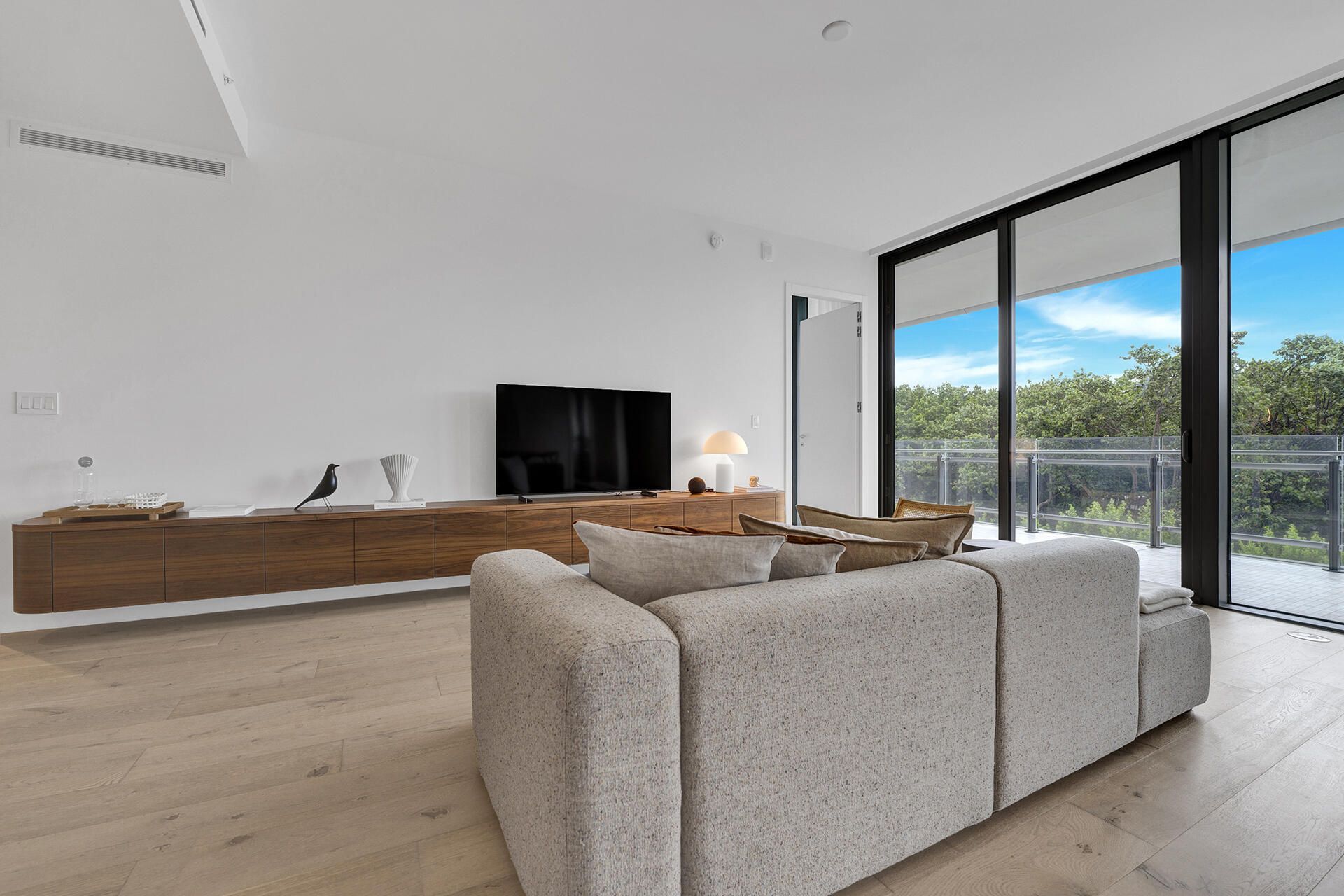 8701 Collins Ave, Unit 304, Miami Beach, FL 33154 Photo